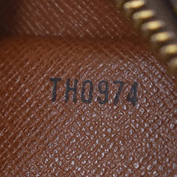 LOUIS VUITTON Amazon Monogram Messenger Crossbody Shoulder Bag Authentic TH0974 - Picture 16 of 17